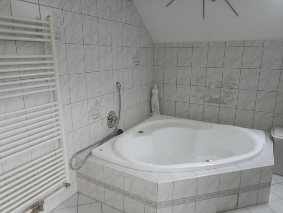 Ferienwohnung Guetl Am Weg Altmuenster Bagian luar foto