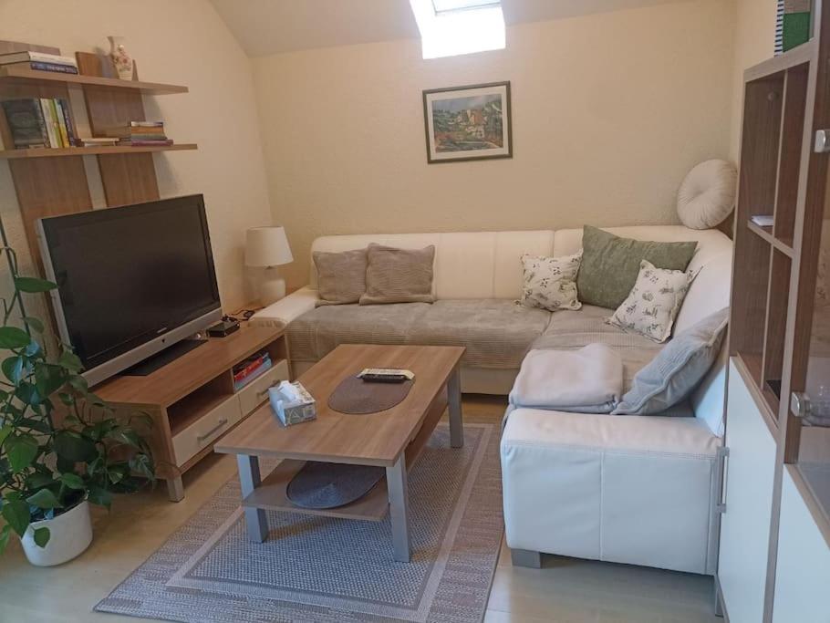 Ferienwohnung Guetl Am Weg Altmuenster Bagian luar foto